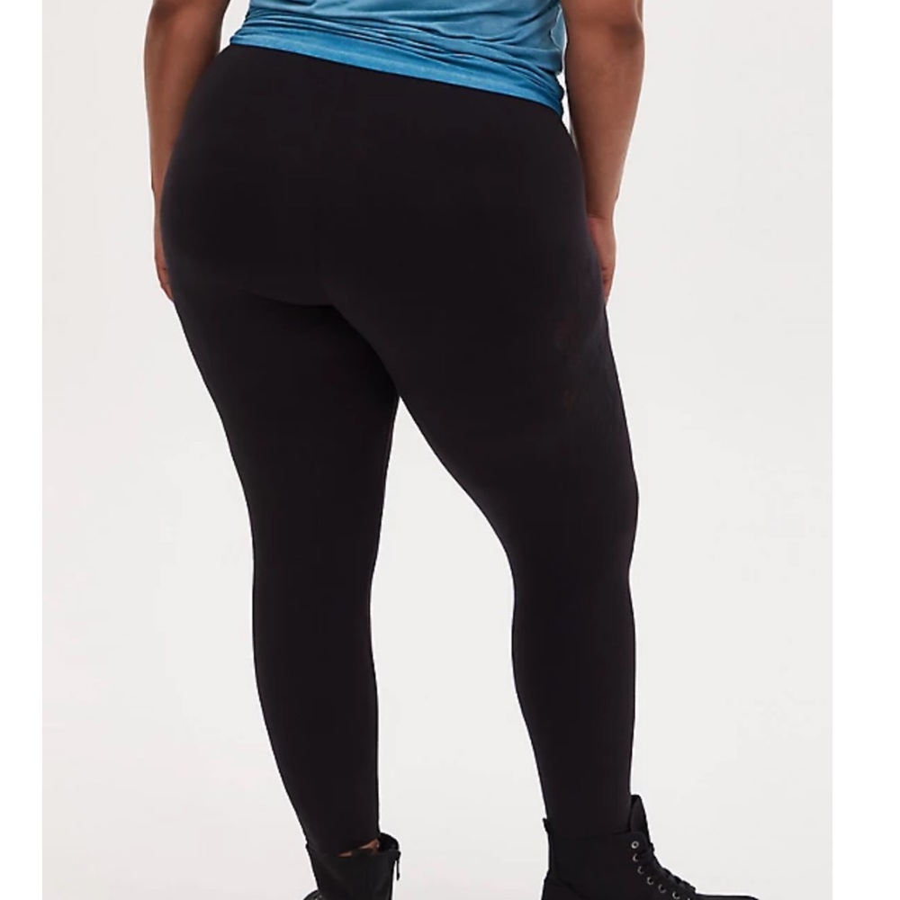 Torrid Black Heart & Floral Filigree Leggings - Picture 3 of 3
